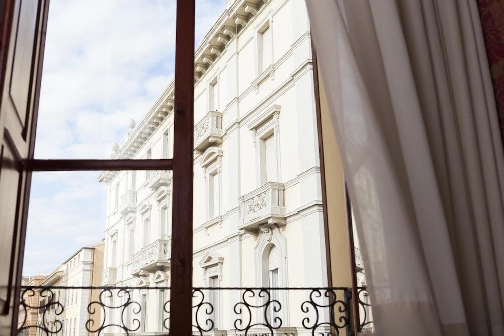 Cagliari Novecento Hotel Exterior foto